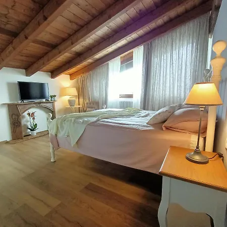 Farm stay La Casetta - Ospitalita Rurale Familiare Montese